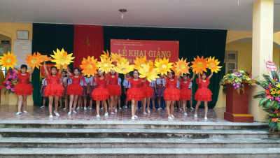Đội văn nghệ Trường Tiểu học Biên Giang tham dự Hội diễn Quận Cầu Giấy