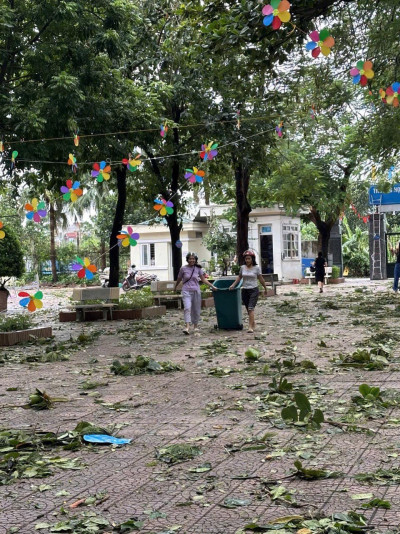 Tiểu học Biên Giang tích cực tổng vệ sinh, khắc phục những hậu quả mà cơn bão số 3 Yagi